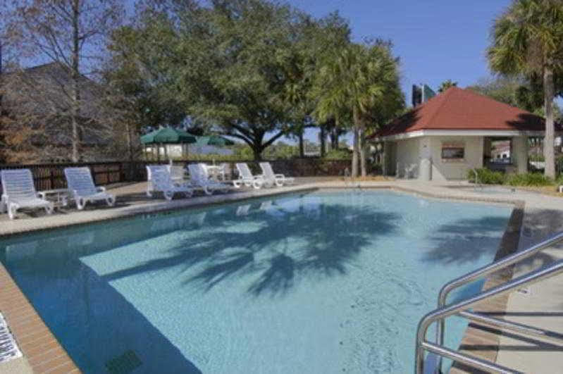 Bay Inn On Busch Tampa Exterior photo